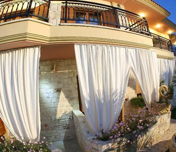 Giannis & Foteini Otel *