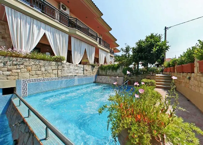 Giannis & Foteini Otel *