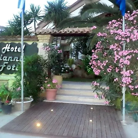Hotel Giannis & Foteini