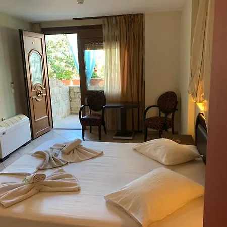 Giannis & Foteini Afytos