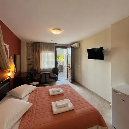 Giannis & Foteini Hotel *
