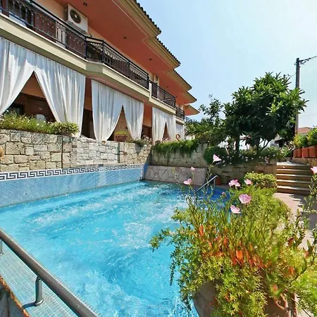 Giannis & Foteini Hotell *