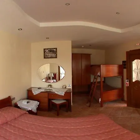 Giannis & Foteini Hotell *