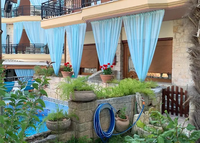 Giannis & Foteini Hotel *